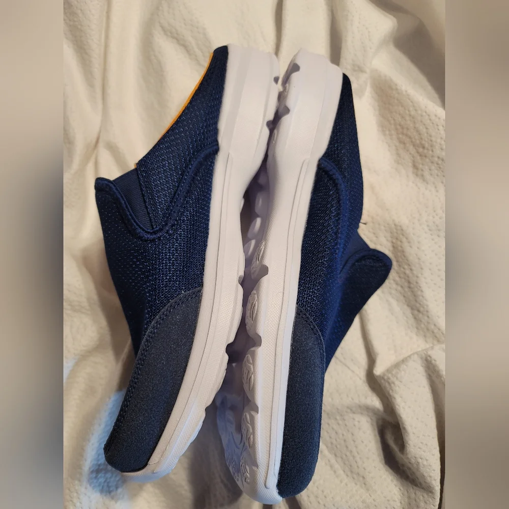 NWT MENS MESH COMFORT WALKING SNEAKER BEACH SHOE